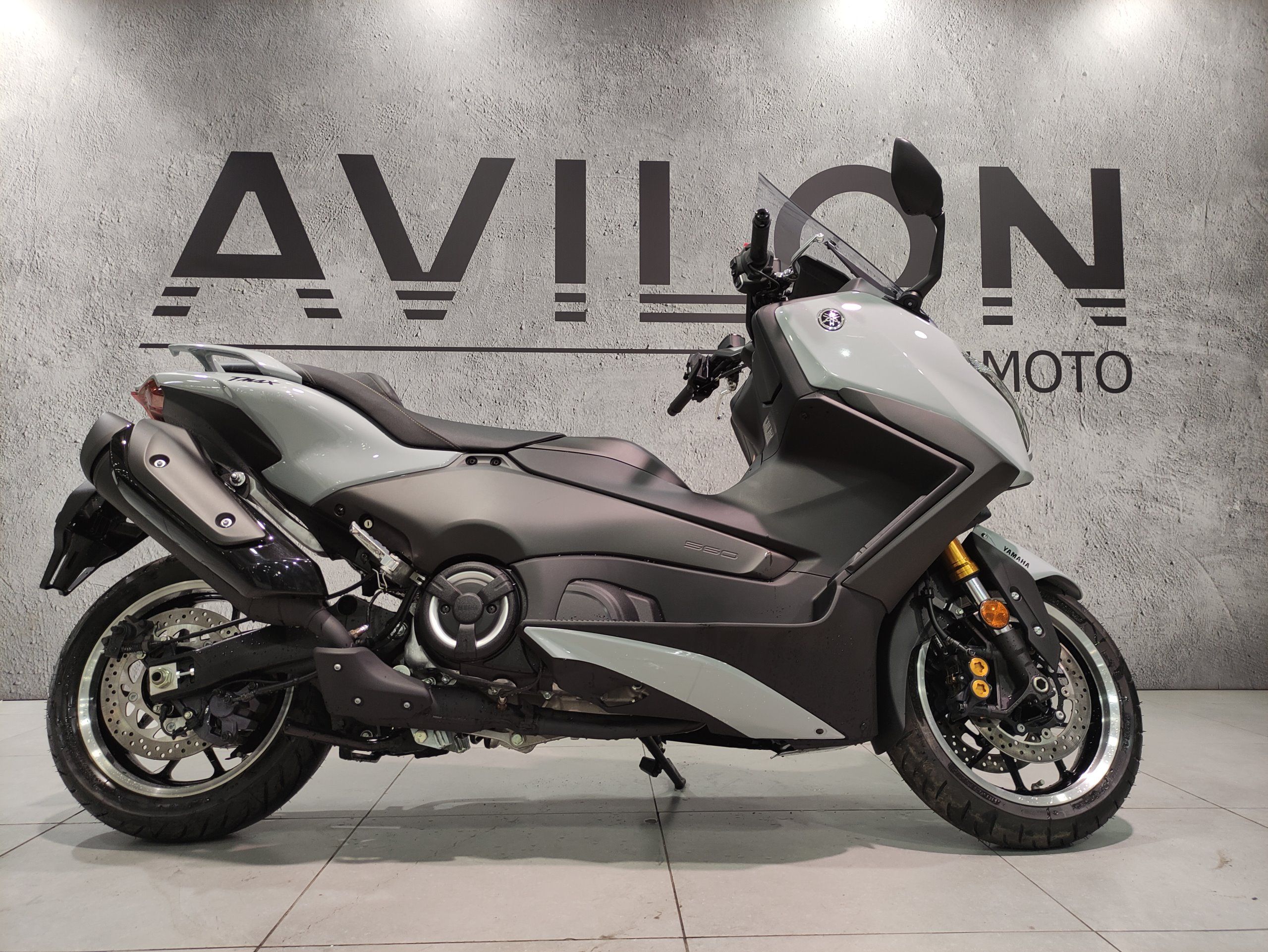 ЮЭЯО Купить Yamaha XP560 XP560 560 см³ 560 Серый с пробегом, VIN JYA*******