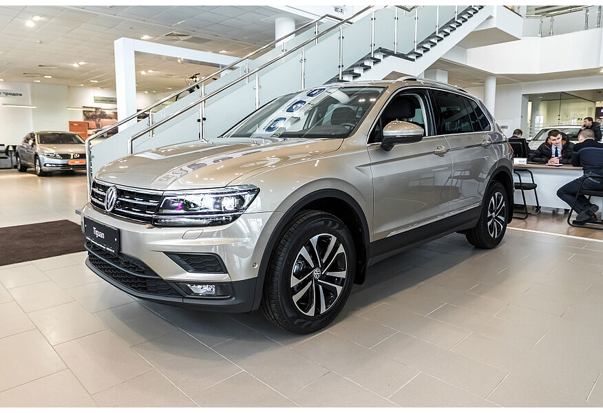 Фольксваген тигуан купить новый у дилера. Volkswagen Tiguan Exclusive. Tiguan 1. Volkswagen Tiguan Exclusive 2018. Volkswagen Tiguan Exclusive 2021.
