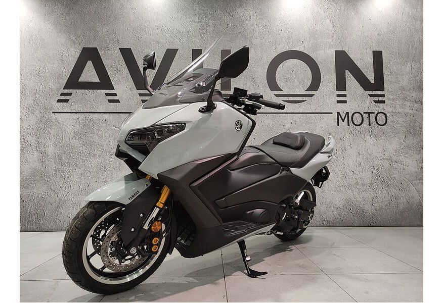 ЮЭЯО Купить Yamaha XP560 XP560 560 см³ 560 Серый с пробегом, VIN JYA*******