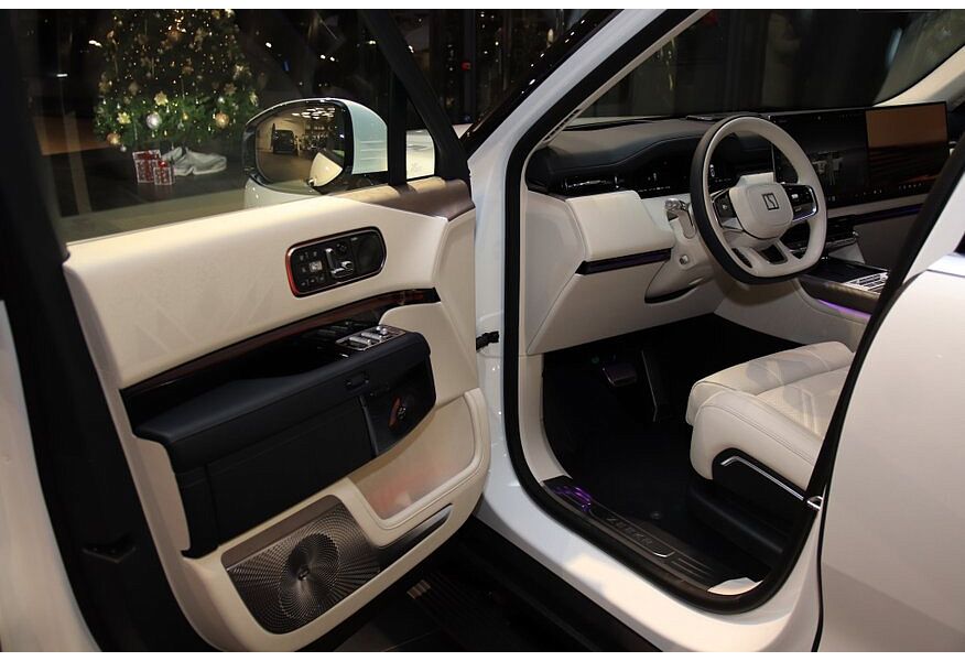 Купить новый Zeekr 9X 2.0h AT 4WD (1177 л.с.) Max Черный, VIN L6T7